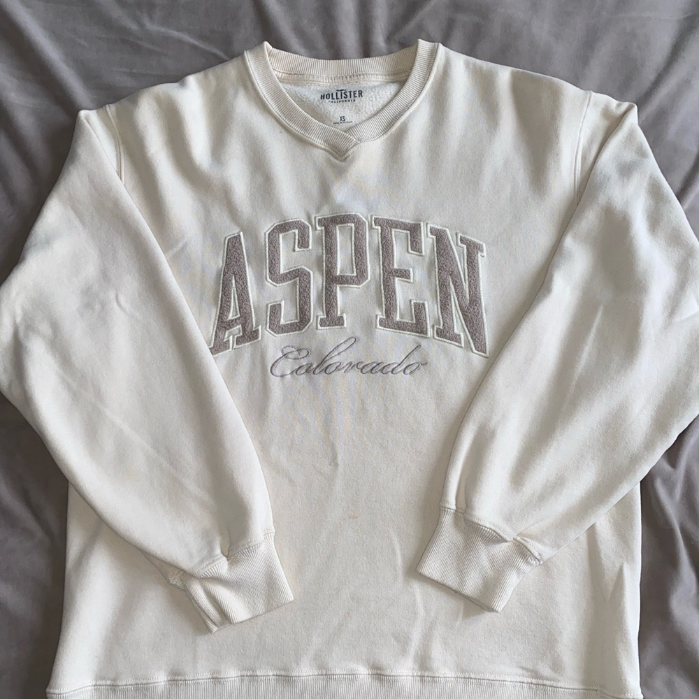Hollister Cream Sweatshirt- Aspen